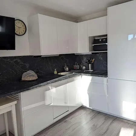 En Rez-de-jardin Avec Piscine, Acces Et Parking Prive - 4 Couchages - Fr-1-387-155 Apartment